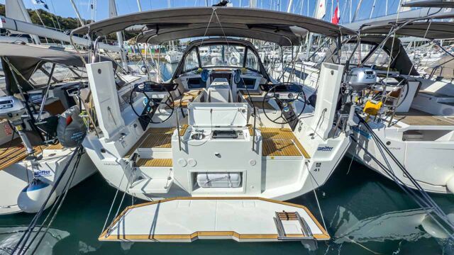 Dufour 41 Performance - 3 cab. Nine to five